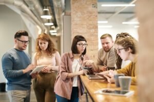 Emploi en France : Les avantages de l&rsquo;intérim étranger roumain